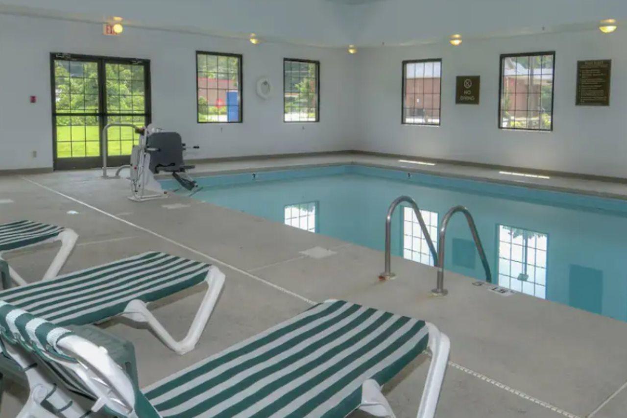 Comfort Inn Near Downtown & Blue Ridge Pkwy Marion Exteriör bild