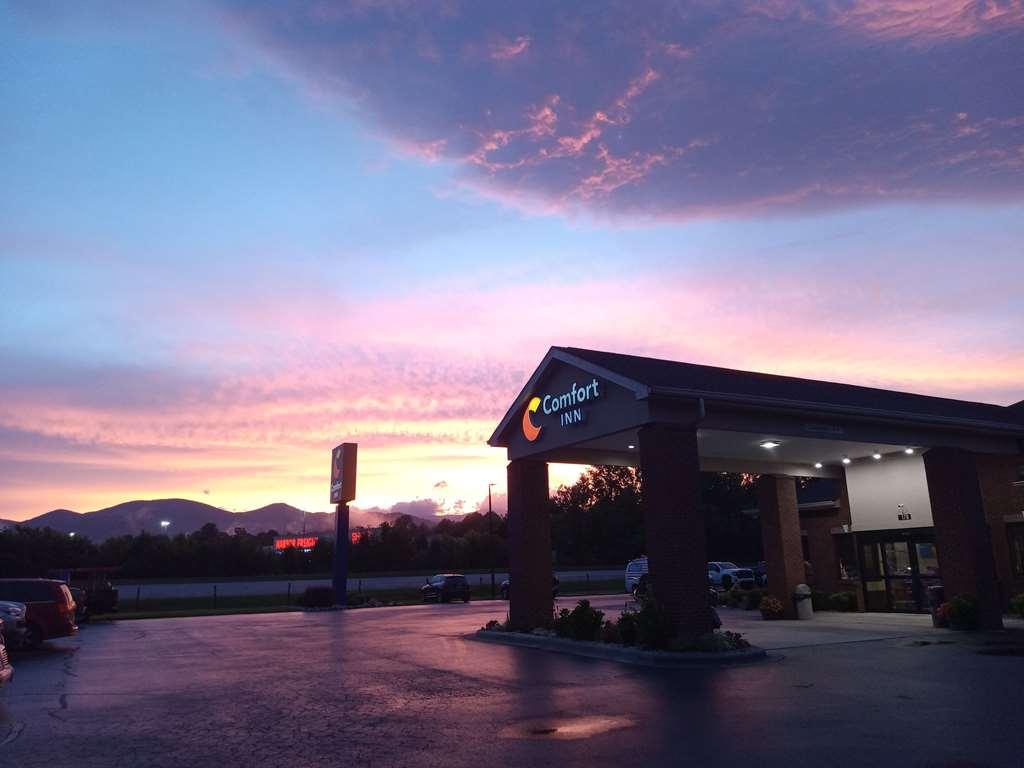 Comfort Inn Near Downtown & Blue Ridge Pkwy Marion Exteriör bild