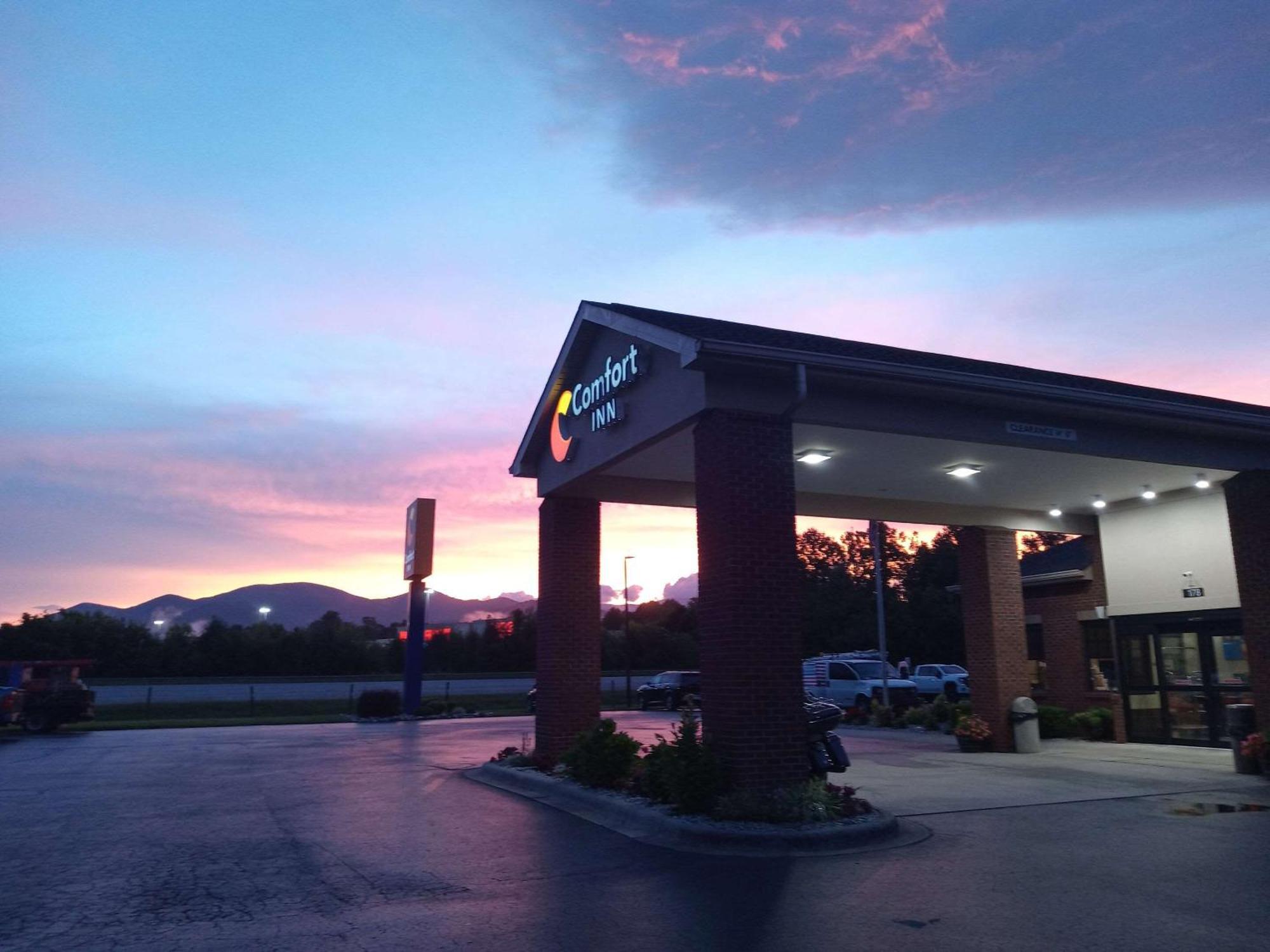 Comfort Inn Near Downtown & Blue Ridge Pkwy Marion Exteriör bild